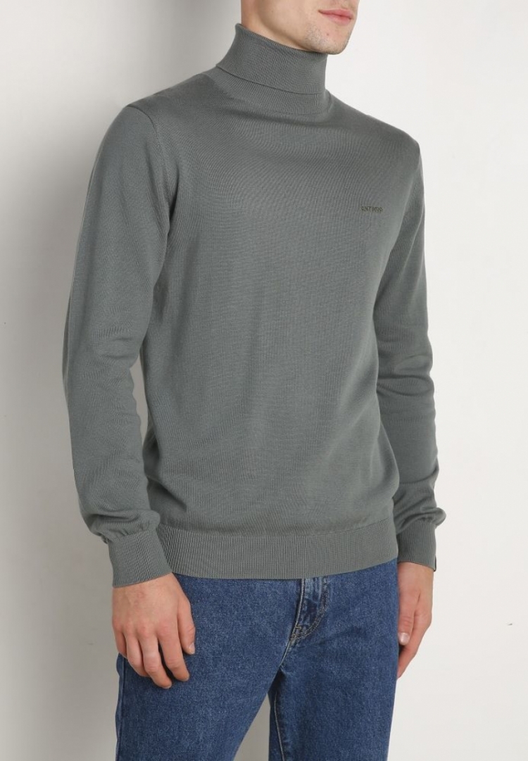 Knitwear washed green