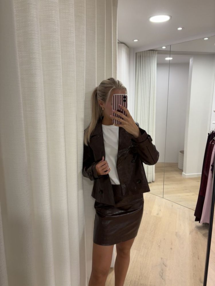 Carly Short Coated Skirt Cocoa Brown