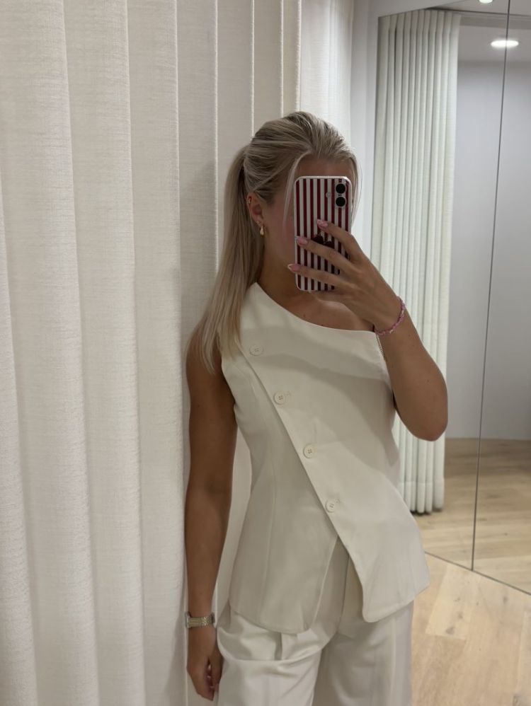 Off shoulder waistcoat ecru