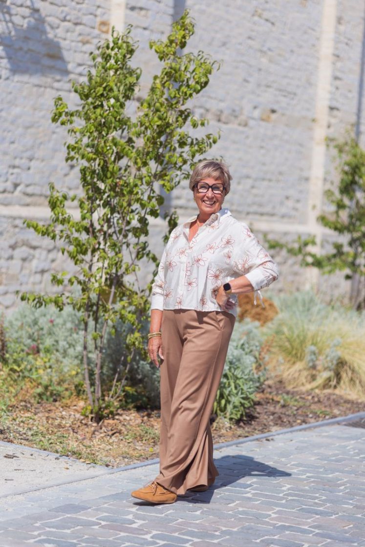 Bailey Blouse Flower Sand
