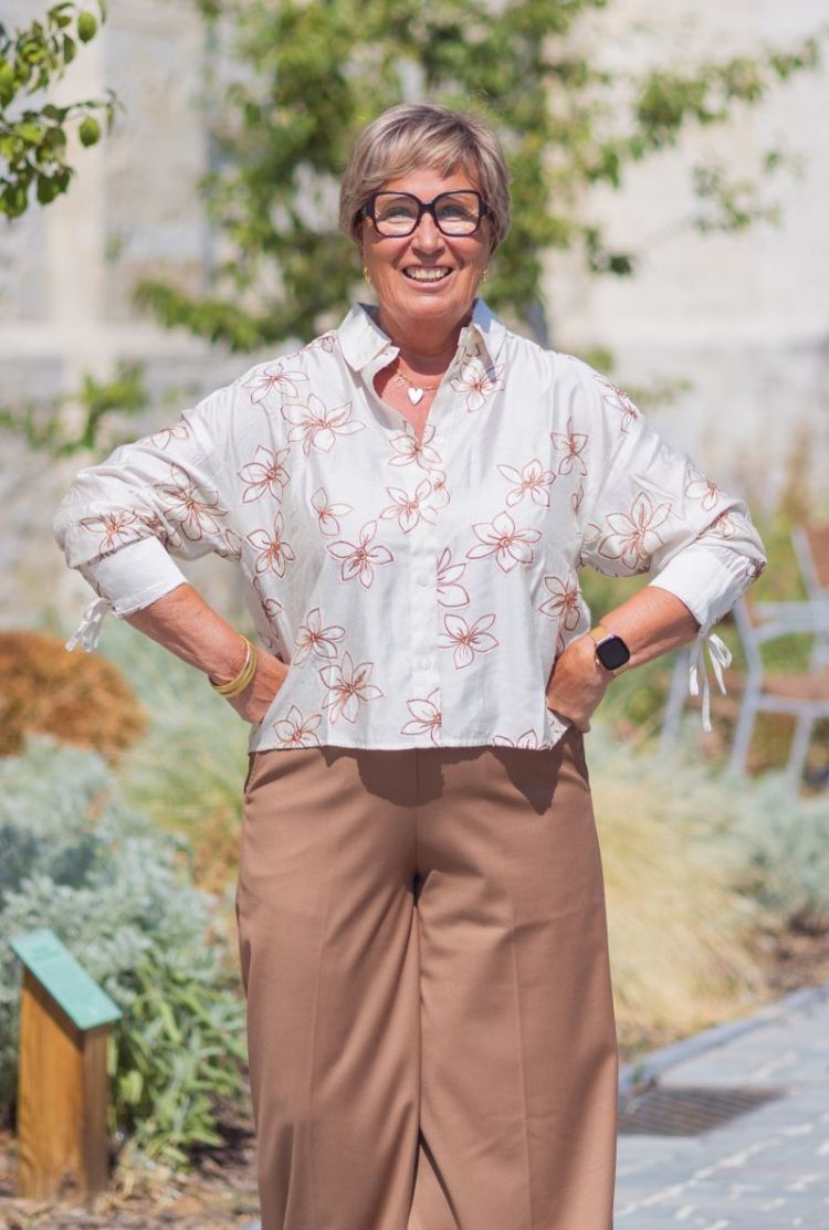 Bailey Blouse Flower Sand